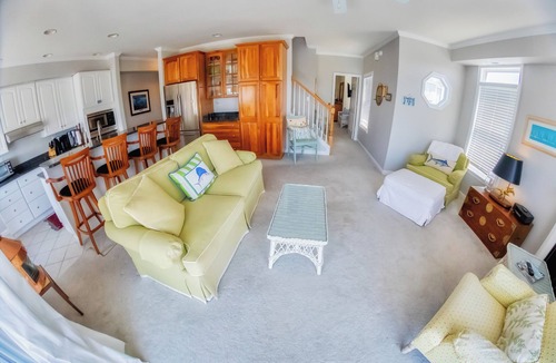 Fenwick Island House | BAY FRONT HOME WITH AMAZING VIEWS. MINUTES TO THE BEACH AND STEPS TO THE POOL