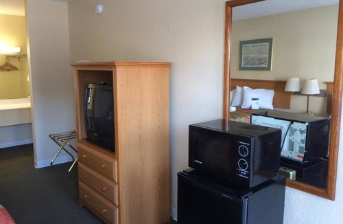 Pawleys Island Hotel | Baymont by Wyndham Pawleys Island