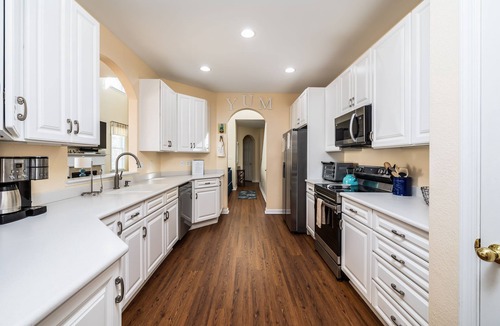 The Commons House | Bayside Home w/Pool, Golf & Beach Shuttle