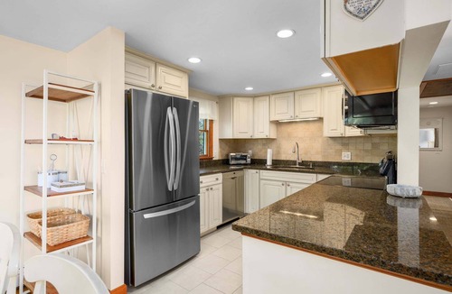 East Sandwich House | Beach Dreams: Ocean Views & Room for All