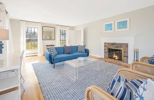 Cutchogue House | Beach-front house with amazing LI Sound views & stairs to beach