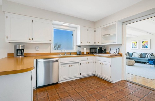 Cutchogue House | Beach-front house with amazing LI Sound views & stairs to beach
