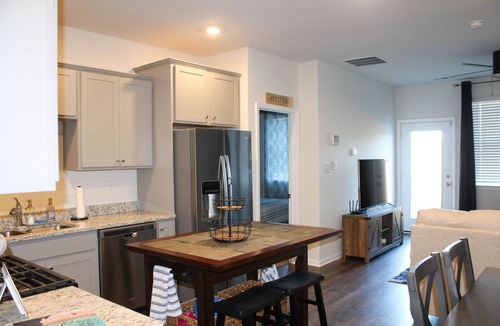 Ocean View House | Beach Life - Townhouse 1.5 miles from Beach