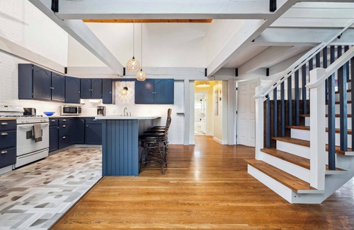 Newbury House | Beach Plum Cottage | Walk to Beach | Deck
