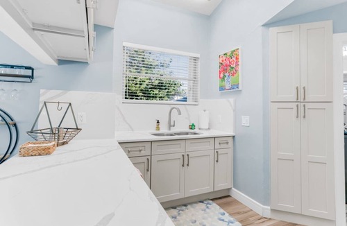 Redington Beach House | Beach Retreat – 5 Min to Sand! Sleeps 6 w/Bikes
