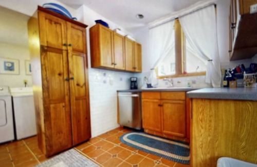 Milford House | Beachfront 3-bedroom vacation home just 14 minutes from Yale University