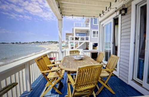 Milford House | Beachfront 3-bedroom vacation home just 14 minutes from Yale University