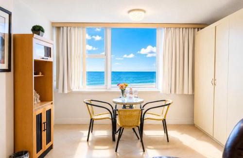 Galt Mile House | Beachfront Condo with Pool, Balcony & Ocean Views