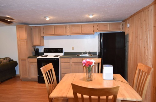 Woodbine Cabin | Bear Den | Full Kitchen Cabin Near Laurel River Lake & Cumberland Falls