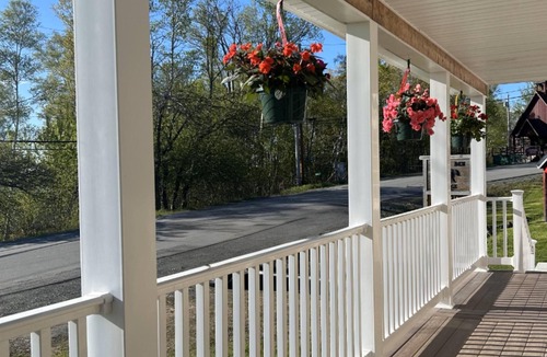 Rockwood Bed & Breakfast | Bears Den Lodge B & B Room 1