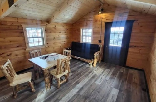Ray County Cabin | Beautiful 1-bedroom Cabin #3 with AC overlooking swim pond