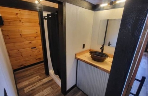 Ray County Cabin | Beautiful 1-bedroom Cabin #1 with AC overlooking swim pond