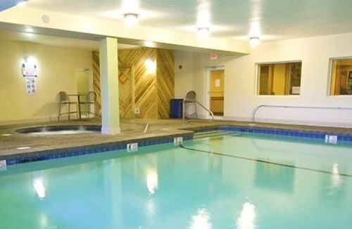 Newbury Apartment | Beautiful 2 bedroom unit at resort, sleeps 8