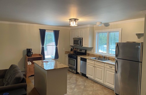 Harrington House | Beautiful 2-Bedroom Waterfront Retreat