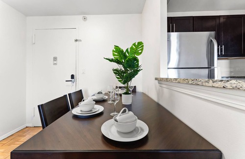 North Brookline Apartment | Beautiful 2bd/1.5ba Next to BU 74c3