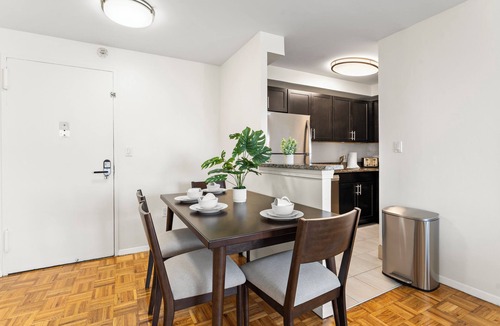 North Brookline Apartment | Beautiful 2BR Next to BU 5hnj