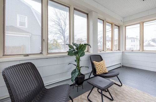 West Hartford House | Beautiful 3BR, Rare Find, Clean & Guest Favorite