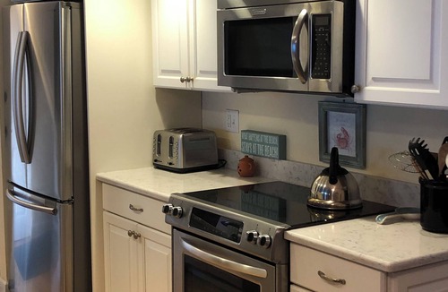 Fenwick Island Condo | Beautiful 5th Floor Direct Oceanfront Fenwick Tower Penthouse with Pool!