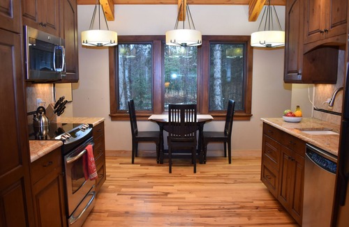 Cooper Landing House | Beautiful Alaska Vacation Home Steps from Kenai River (Lynx Cottage)