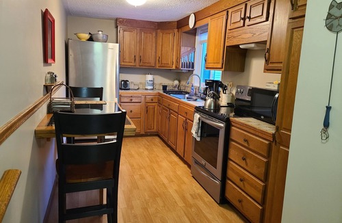 Redding Ridge Apartment | Beautiful apartment in rural Redding surrounded by New Enland foliage