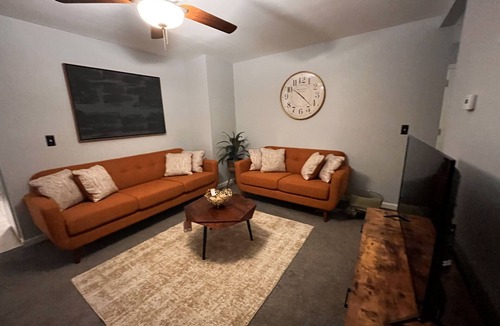 East Hartford House | Beautiful cozy2 bedrooms located in a safe community just minutes from downtown.