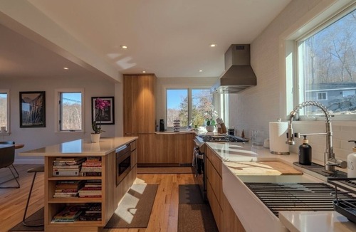 Lake Carmel House | Beautiful Escape! Hudson Valley House. 90min from NYC & 30min from Beacon.
