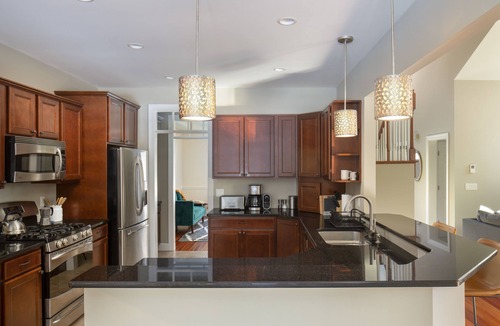 Lee House | Beautiful Home in AMAZING Berkshire Location