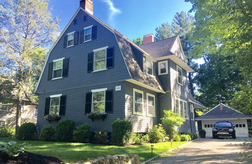 Wellesley House | Beautiful home in Wellesley's Historic district