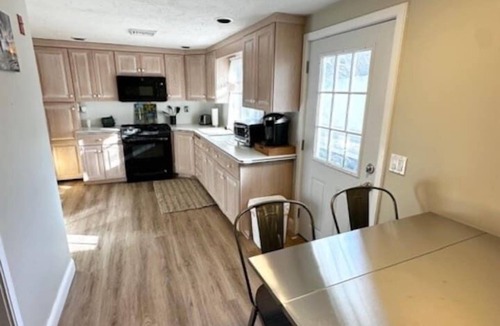 Mashpee House | Beautiful lakefront vacation property in Mashpee