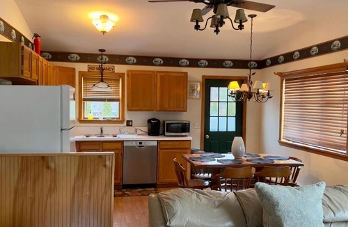 Town of Copake House | Beautiful Lakehouse with POOL TABLE by CozySuites