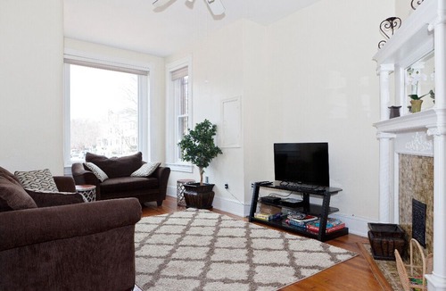 Bloomingdale House | Beautiful LeDroit Park / Bloomingdale Row House
