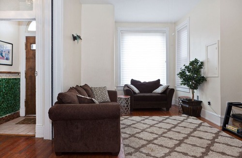 Bloomingdale House | Beautiful LeDroit Park / Bloomingdale Row House