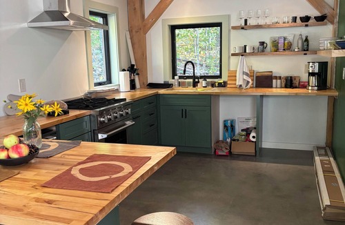 Strafford Cottage | Beautiful Timberframe Cottage Nestled in Kumari of the Woods