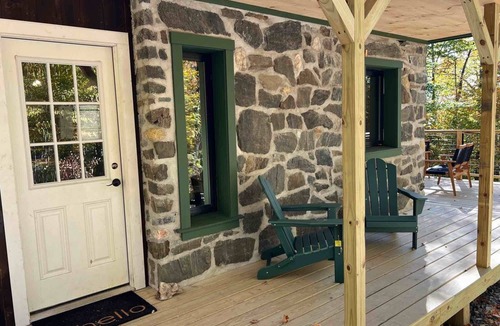 Strafford Cottage | Beautiful Timberframe Cottage Nestled in Kumari of the Woods