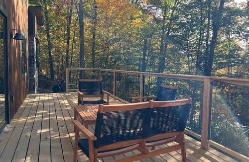 Strafford Cottage | Beautiful Timberframe Cottage Nestled in Kumari of the Woods