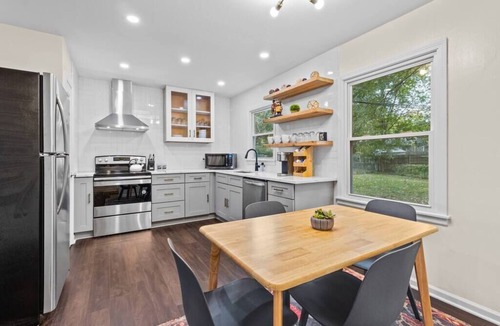 Westwood Hills House | Beautiful Updated Ranch + Fenced In Yard + Minutes to Plaza!