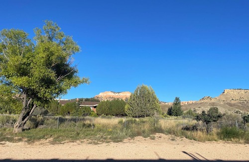 Tropic House | Beautiful views of Bryce Canyon National Park ! Trails are close by