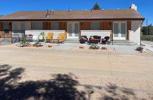 Tropic House | Beautiful views of Bryce Canyon National Park ! Trails are close by