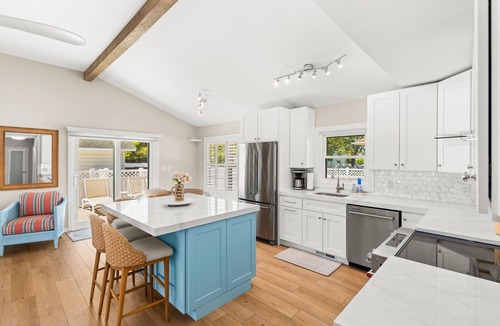 Little Salisbury House | Beautifully remodeled 3-bedroom home on 89th St.