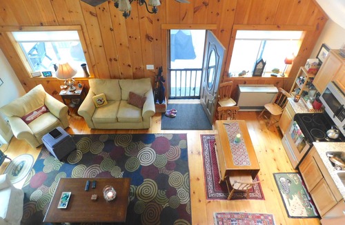 West Poland House | Beautifully updated pet-friendly home on Upper Range Pond.
