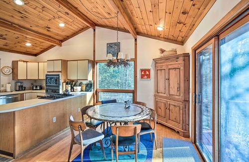 Otis Cabin | Berkshires Cabin 2 Mi to Appalachian Trail!