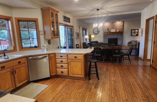 Millersburg House | Berlin Hilltop Haven – Amish Country retreat with pickleball & family fun!