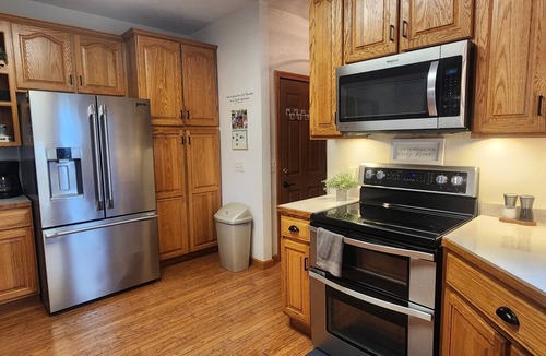 Millersburg House | Berlin Hilltop Haven – Amish Country retreat with pickleball & family fun!