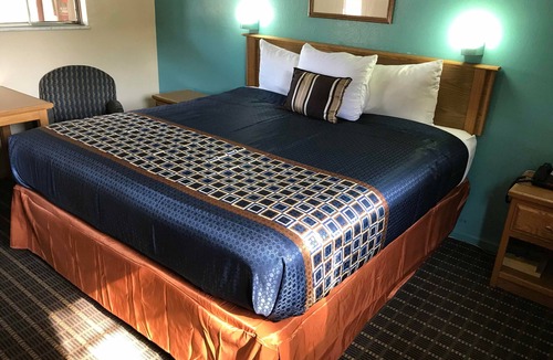 Reynolds Corners Hotel | Best Motel
