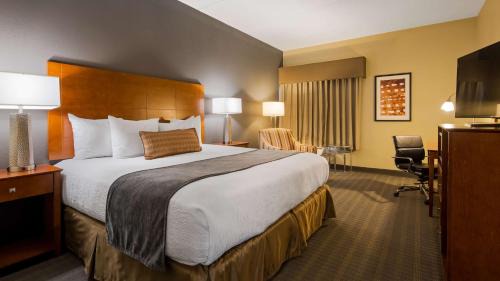 Effingham Hotel | Best Western Delta Inn