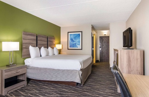 New Philadelphia Hotel | Best Western Dutch Valley Inn