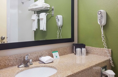New Philadelphia Hotel | Best Western Dutch Valley Inn