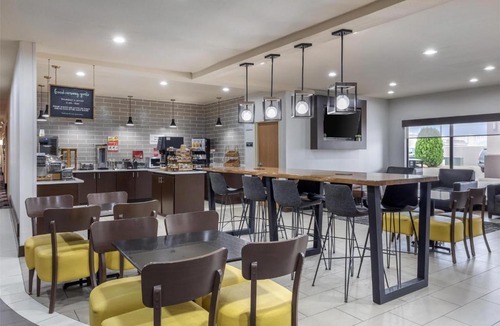 Denton Hotel | Best Western Plus Denton Inn & Suites