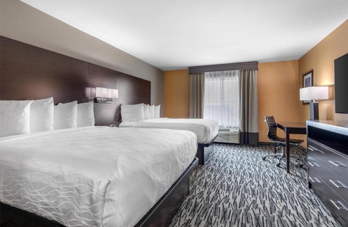 Denton Hotel | Best Western Plus Denton Inn & Suites