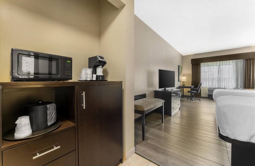 Steubenville Hotel | Best Western Plus Franciscan Square Inn and Suites